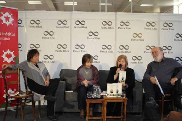 Madách Imre költeményeit is lefordították szlovákra, a képen: Daniela Kapitáňová, Jitka Rožňová, Jarábik Gabriella és Tóth Lászl