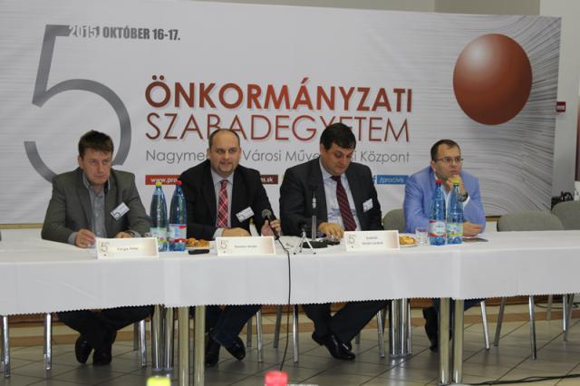 Szabadegyetemen.jpg