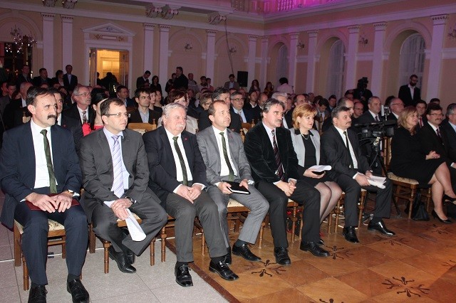 mkp-programbemutato-640x426.jpg